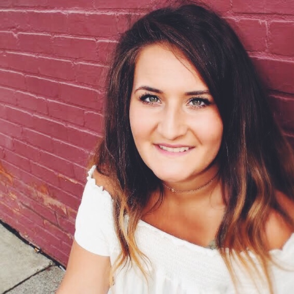 Meet your Posher, Chloe